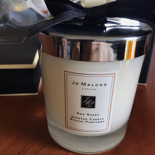 Jo Malone(ジョーマローン)のジョー マローン ロンドン レッドローズキャンドル コスメ/美容のリラクゼーション(キャンドル)の商品写真