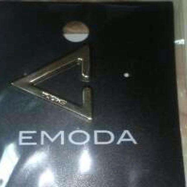 EMODA(エモダ)のトライアングル イヤーカフス EMODA レディースのアクセサリー(イヤリング)の商品写真