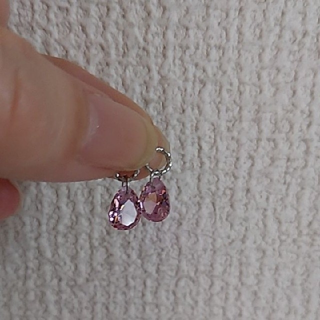 ピンクダイヤカラー　キュービックジルコニア　ピアリングチャーム　tear　綺麗♡ ハンドメイドのアクセサリー(チャーム)の商品写真
