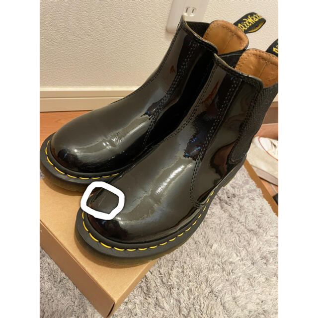 Dr.Martens(ドクターマーチン)のドクターマーチン エナメルチェルシーブーツ レディースの靴/シューズ(ブーツ)の商品写真