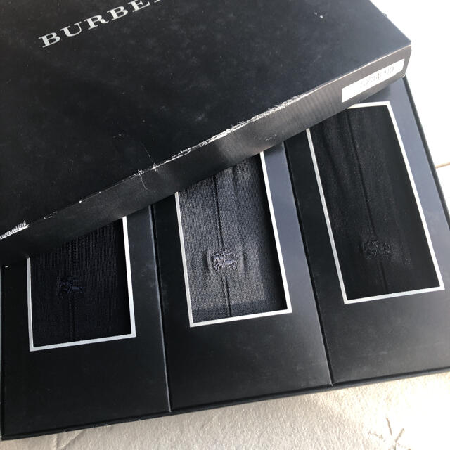 BURBERRY(バーバリー)のBurberry 靴下3足セット 箱付き キッズ/ベビー/マタニティのこども用ファッション小物(靴下/タイツ)の商品写真