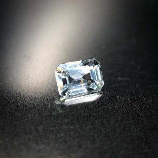 凍てつく青と爽やかな翠色 0.24ct 天然 アイスブルー サファイア(リング(指輪))