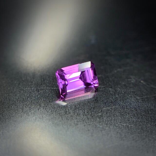 可憐で高貴な桃紫色 0.32ct UP 天然 パープルサファイア