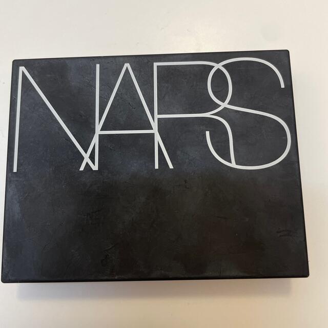 NARS(ナーズ)のNARS ライトリフレクティングセッティングパウダー　プレストN 5894 コスメ/美容のベースメイク/化粧品(フェイスパウダー)の商品写真