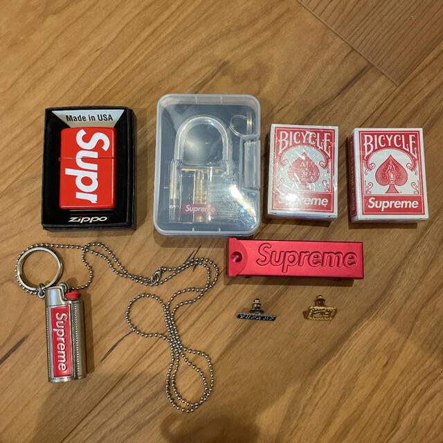 Supreme(シュプリーム)のsupreme アクセサリー　セット　ライターホルダー　ジッポ等 メンズのファッション小物(その他)の商品写真