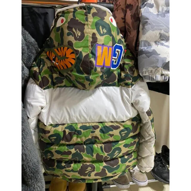 A BATHING APE(アベイシングエイプ)のAPEダウン メンズのジャケット/アウター(ダウンベスト)の商品写真