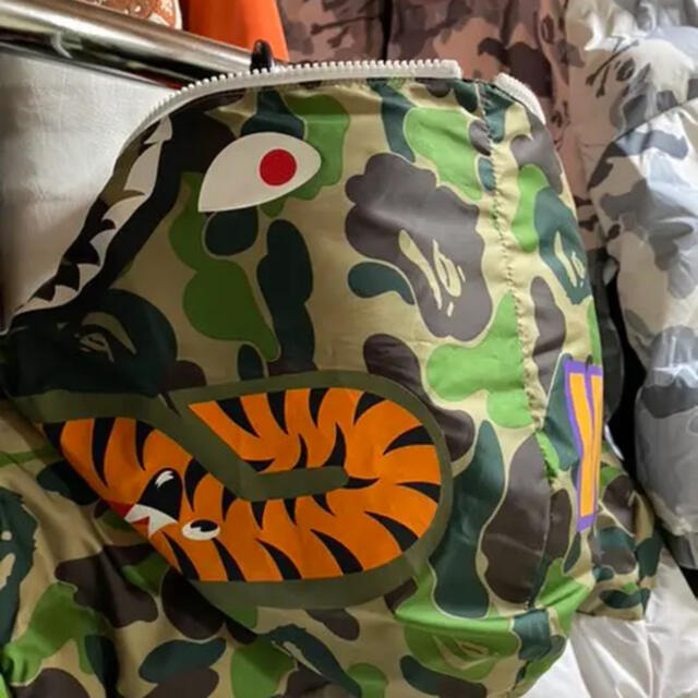 A BATHING APE(アベイシングエイプ)のAPEダウン メンズのジャケット/アウター(ダウンベスト)の商品写真