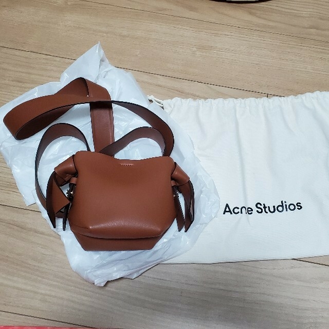 ACNE(アクネ)の「新品未使用」acnestudious musubi マイクロサイズ レディースのバッグ(ショルダーバッグ)の商品写真