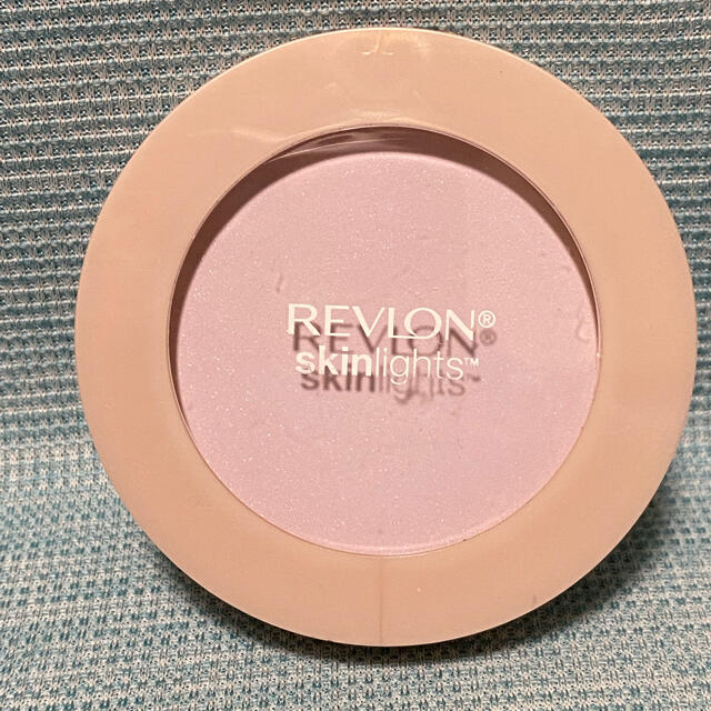 REVLON(レブロン)のレブロン　スキンライト　プレストパウダー　104 ラベンダー コスメ/美容のベースメイク/化粧品(フェイスパウダー)の商品写真