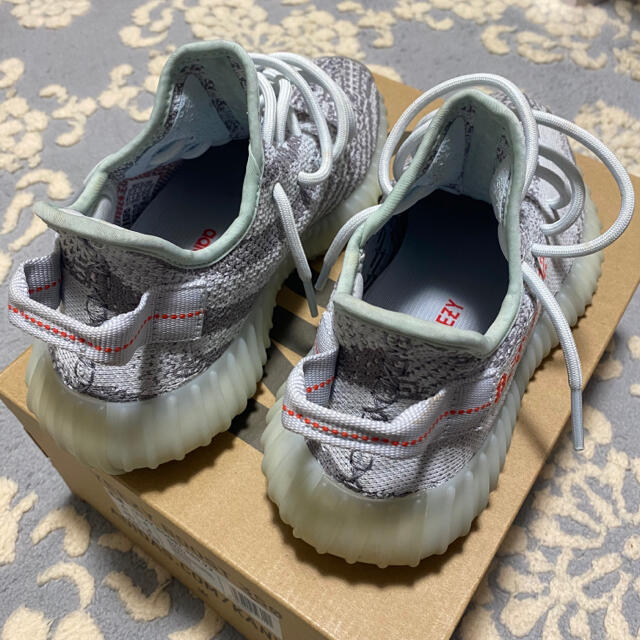 【SALE中】アディダス　yeezy boost 350 v2 22.5