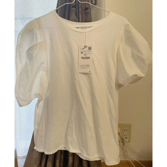 ZARA(ザラ)のzara パフスリーブTシャツ タグ付き レディースのトップス(Tシャツ(半袖/袖なし))の商品写真