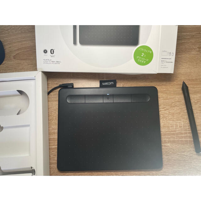 Wacom(ワコム)のワコムWacom Intuos Smallワイヤレス CTL-4100WL/K0 スマホ/家電/カメラのPC/タブレット(タブレット)の商品写真