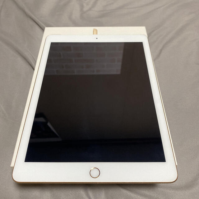 Apple iPad 第5世代 Wi-Fi+Cellular 32GB ゴール…