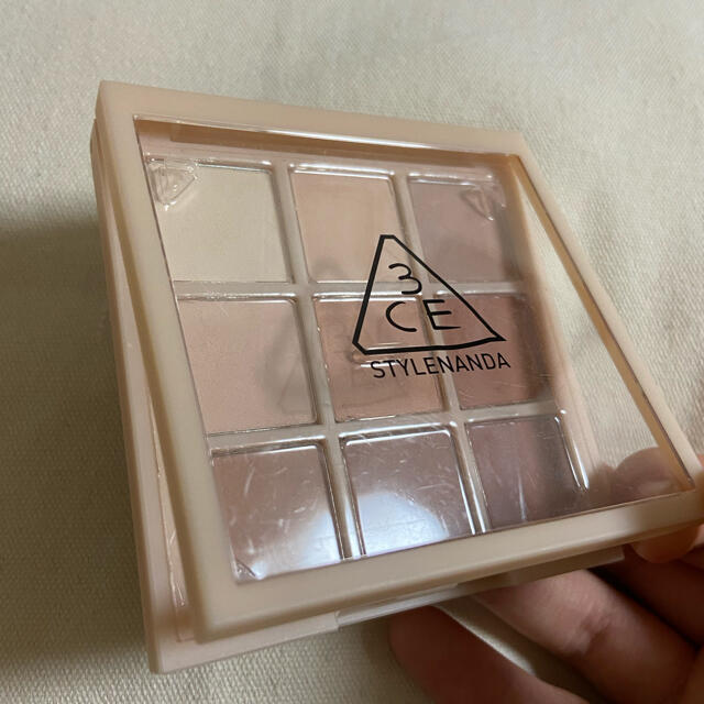 3ce(スリーシーイー)の3CE MULTI EYE COLOR PALETTE #DEAR NUDE コスメ/美容のベースメイク/化粧品(アイシャドウ)の商品写真