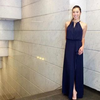 ビーシービージーマックスアズリア(BCBGMAXAZRIA)の❤️BCBGMAXAZRIA21新作新品　紺パーティードレス結婚式二次会(ロングドレス)