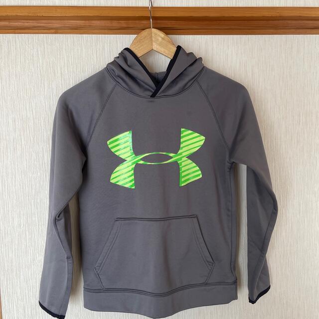 UNDER ARMOUR(アンダーアーマー)のアンダーアーマー　キッズ　140 キッズ/ベビー/マタニティのキッズ服男の子用(90cm~)(Tシャツ/カットソー)の商品写真