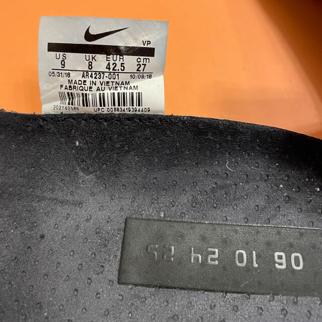 NIKE(ナイキ)のNIKE AIR FEAR OF GOD 1 BLACK US9 メンズの靴/シューズ(スニーカー)の商品写真