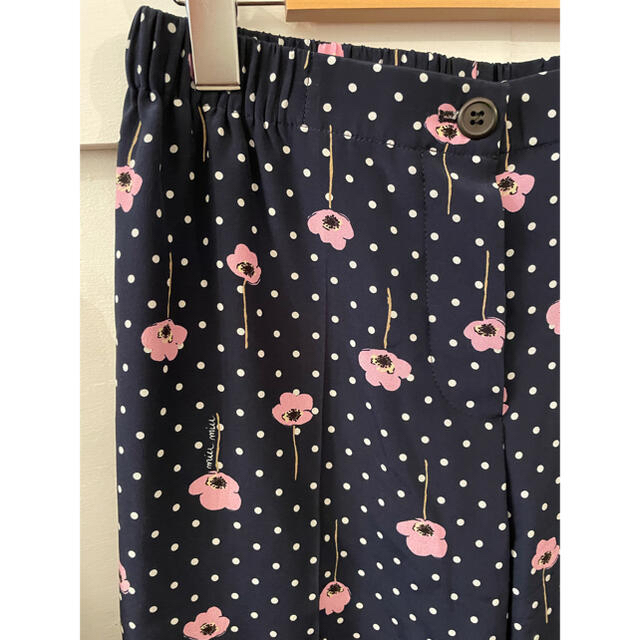 miumiu(ミュウミュウ)の最終お値下げ🌹miumiu flower pants. レディースのパンツ(カジュアルパンツ)の商品写真