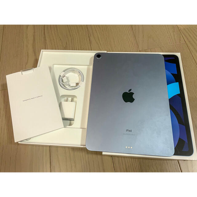 iPad(アイパッド)のiPad Air4 超美品 スカイブルー 64GB WiFiモデル　カバー付き スマホ/家電/カメラのPC/タブレット(タブレット)の商品写真