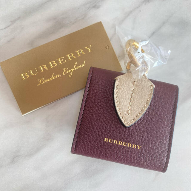 BURBERRY(バーバリー)の【新品】BURBERRY スクエア コインケース バッグチャーム バーガンディー レディースのファッション小物(コインケース)の商品写真