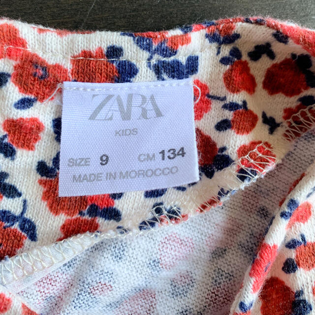 ZARA KIDS(ザラキッズ)のZARA【1回着用】134cm 小花柄ティアードワンピース キッズ/ベビー/マタニティのキッズ服女の子用(90cm~)(ワンピース)の商品写真