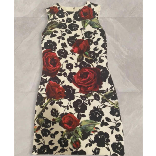 DOLCE&GABBANA - 最終値下げ♡dolce&gabbana ローズワンピースの DOLCE&GABBANA - 最終値下げ♡dolce&gabbana ローズワンピースの