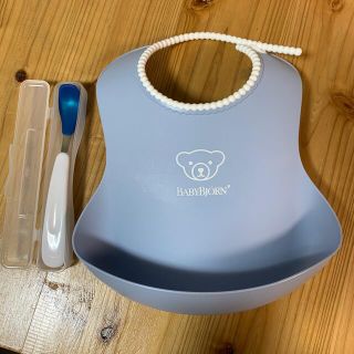 ベビービョルン(BABYBJORN)のベビービョルン　スタイ　OXOスプーン(お食事エプロン)