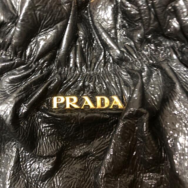 PRADA(プラダ)のプラダ✨PRADA✨エナメル✨リボンバッグ レディースのバッグ(ショルダーバッグ)の商品写真