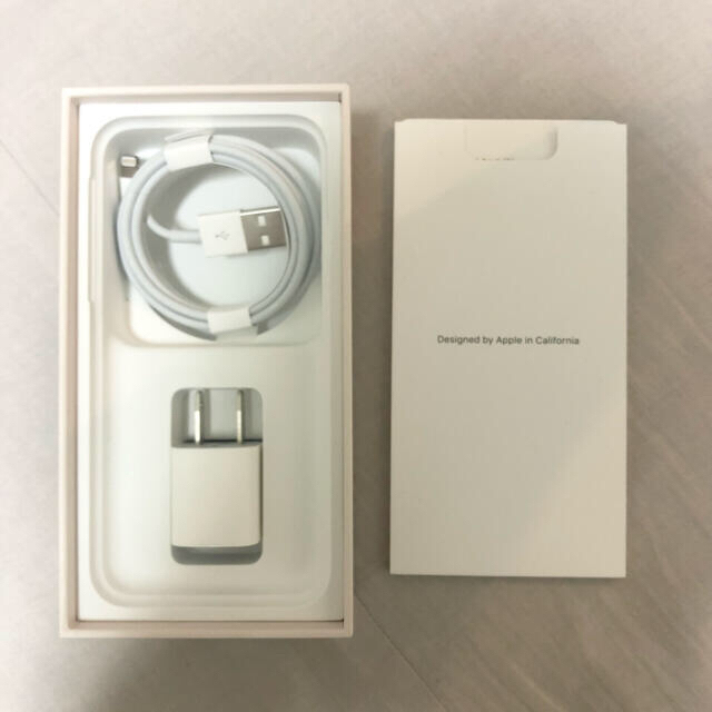 Apple(アップル)の純正充電機器コードのみ　専用出品 スマホ/家電/カメラのスマートフォン/携帯電話(バッテリー/充電器)の商品写真