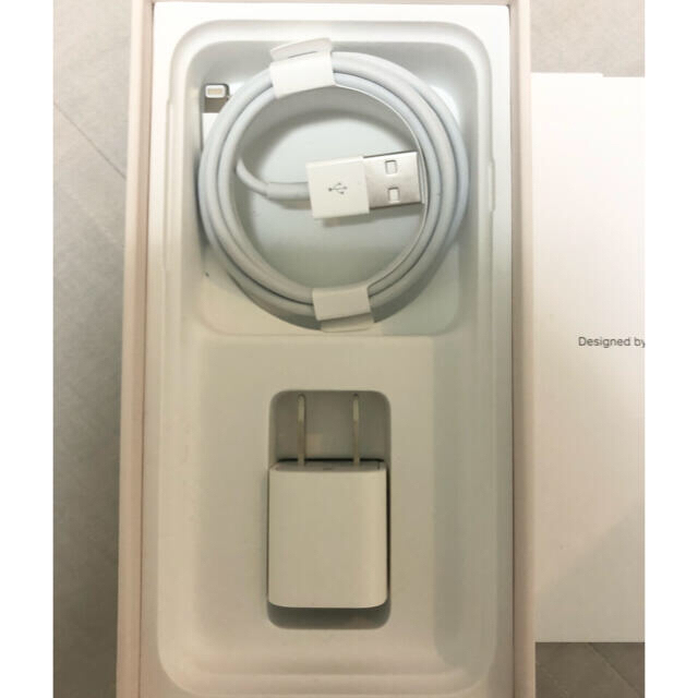 Apple(アップル)の純正充電機器コードのみ　専用出品 スマホ/家電/カメラのスマートフォン/携帯電話(バッテリー/充電器)の商品写真