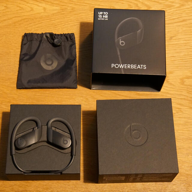 Apple(アップル)のPowerbeats ブラック スマホ/家電/カメラのスマホアクセサリー(ストラップ/イヤホンジャック)の商品写真