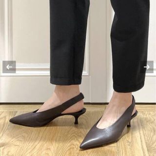 ドゥーズィエムクラス(DEUXIEME CLASSE)の【BRENTA/ブレンタ】 ポインテッドバックストラップシューズ　38size(ハイヒール/パンプス)