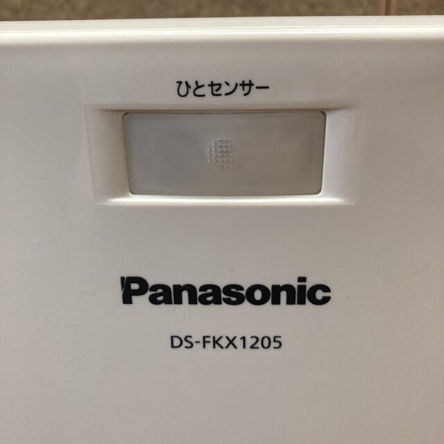 Panasonic(パナソニック)のPanasonic 加湿セラミックファンヒーター DS-FKX1205 スマホ/家電/カメラの冷暖房/空調(ファンヒーター)の商品写真