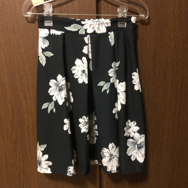 MERCURYDUO(マーキュリーデュオ)の花柄スカート レディースのスカート(ミニスカート)の商品写真