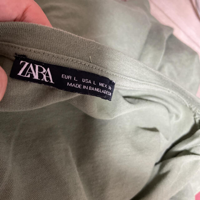 ZARA(ザラ)のZARA ショート丈デザイン半袖Tシャツ　カーキ レディースのトップス(Tシャツ(半袖/袖なし))の商品写真