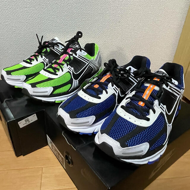 NIKE(ナイキ)のNIKE ZOOM VOMERO 5 SE ナイキ ズーム ボメロ 5 28.0 メンズの靴/シューズ(スニーカー)の商品写真