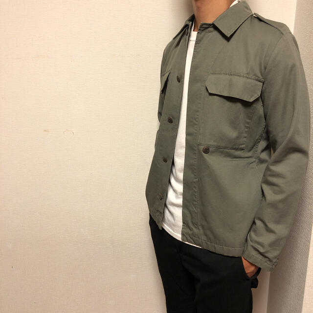 A.P.C(アーペーセー)のA.P.C. 新品ミリタリージャケット VESTE ARMY DUKE 16E メンズのジャケット/アウター(ミリタリージャケット)の商品写真