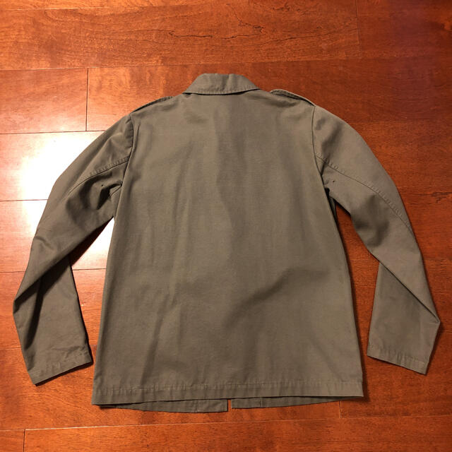 A.P.C(アーペーセー)のA.P.C. 新品ミリタリージャケット VESTE ARMY DUKE 16E メンズのジャケット/アウター(ミリタリージャケット)の商品写真