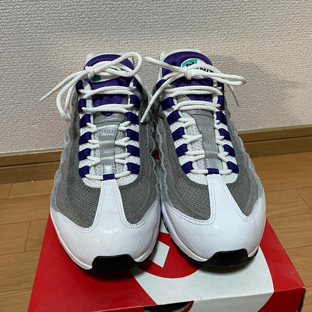 NIKE(ナイキ)のNIKE AIR MAX 95 GRAPE SNAKESKIN 28.0cm メンズの靴/シューズ(スニーカー)の商品写真