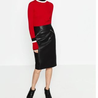 ザラ(ZARA)のZARA レザースカート(ひざ丈スカート)