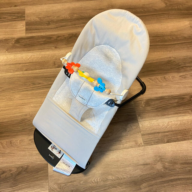 BABYBJORN(ベビービョルン)のベビービョルン バウンサー ベージュ 専用おもちゃ付き キッズ/ベビー/マタニティのキッズ/ベビー/マタニティ その他(その他)の商品写真