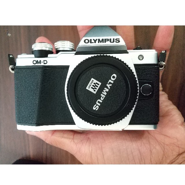 週末値段下げ,美品 OLYMPUS  E-M10 MarkIIダブルズームキット スマホ/家電/カメラのカメラ(デジタル一眼)の商品写真