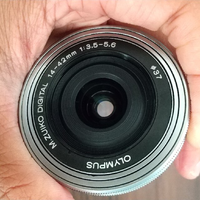 週末値段下げ,美品 OLYMPUS  E-M10 MarkIIダブルズームキット スマホ/家電/カメラのカメラ(デジタル一眼)の商品写真