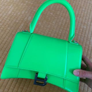 バレンシアガ(Balenciaga)のバレンシアガ　アワーグラスS(ハンドバッグ)