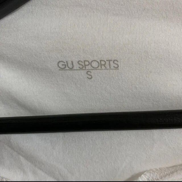 GU(ジーユー)のカットソー トップス　GU SPORTS レディースのトップス(Tシャツ(半袖/袖なし))の商品写真