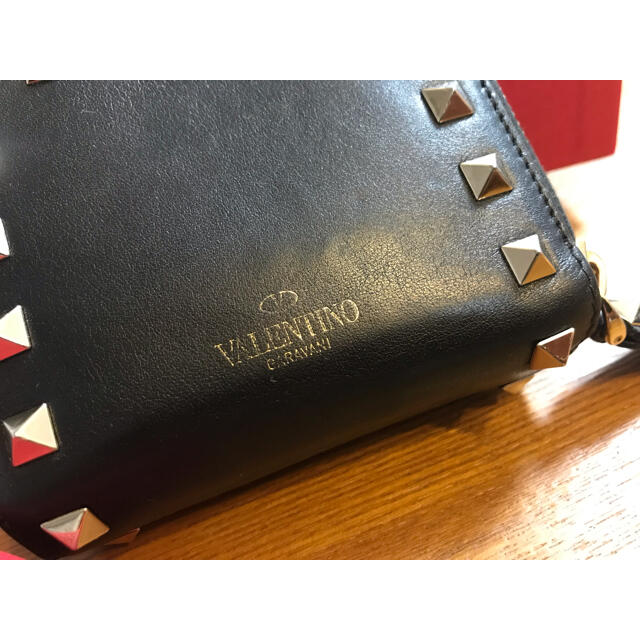 VALENTINO(ヴァレンティノ)の正規保証　バレンティノ　ヴァレンティノ　財布　スタッズ　ウォレット/ジミーチュウ レディースのファッション小物(財布)の商品写真