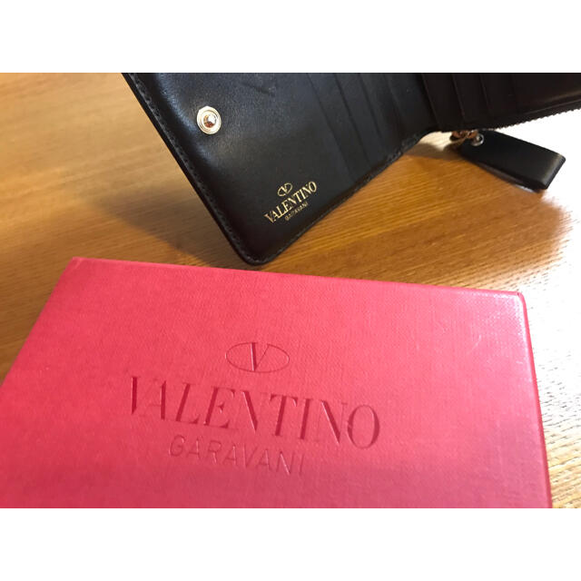 VALENTINO(ヴァレンティノ)の正規保証　バレンティノ　ヴァレンティノ　財布　スタッズ　ウォレット/ジミーチュウ レディースのファッション小物(財布)の商品写真