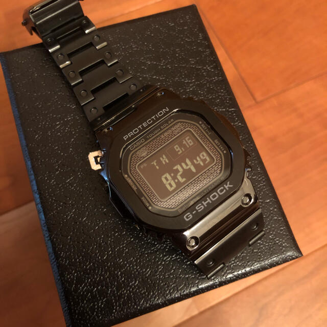 G-SHOCK(ジーショック)のCASIO  G-SHOCK  GMW-B5000GD-1JF  フルメタル　 メンズの時計(腕時計(デジタル))の商品写真