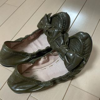 ミュウミュウ(miumiu)のミュウミュウ リボンフラットシューズ(バレエシューズ)