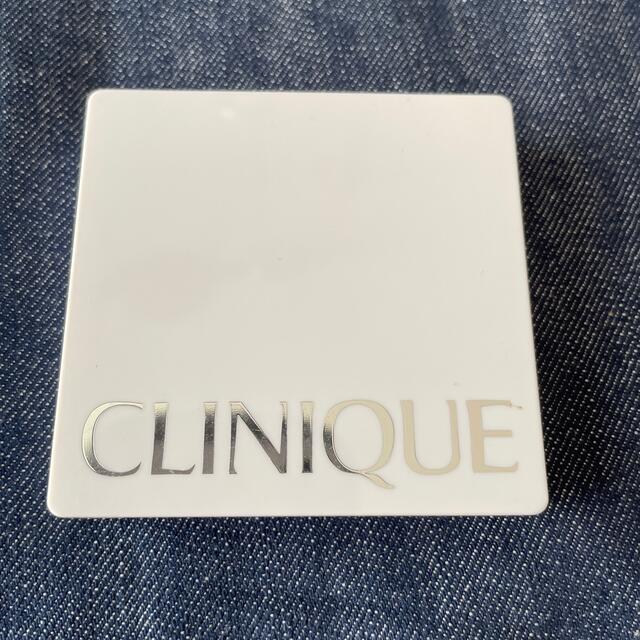 CLINIQUE(クリニーク)の訳あり　クリニーク　メークアップコンパクト コスメ/美容のベースメイク/化粧品(アイシャドウ)の商品写真